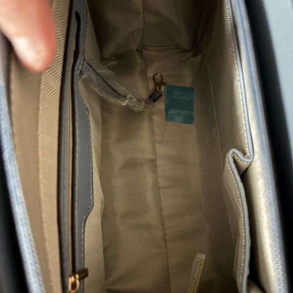 Stylish Gray Tote Bag and Wallet Set - Picture 4 of 13